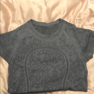 SALE! Grey Lululemon Swiftly short sleeve